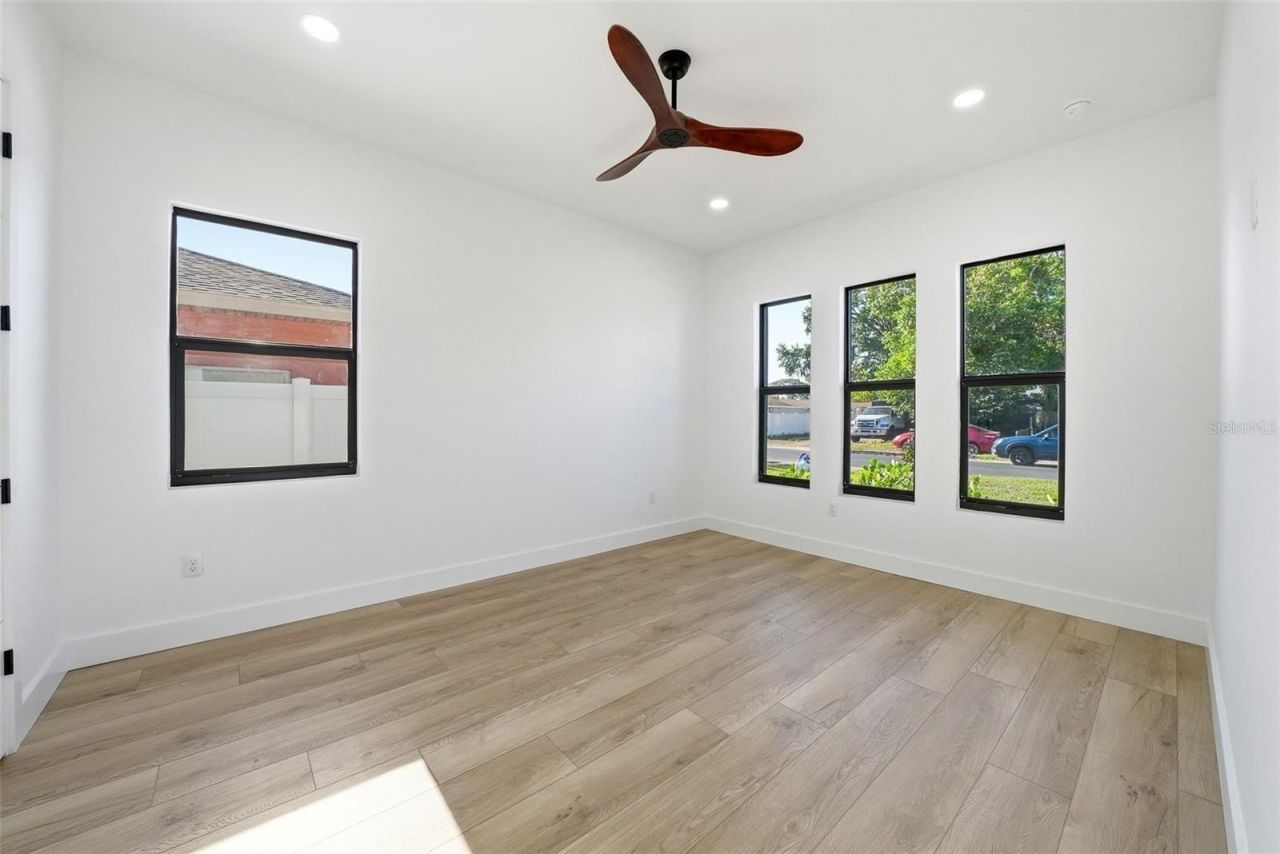 3325 55 Avenue N, Saint Petersburg, FL 33714 Photo