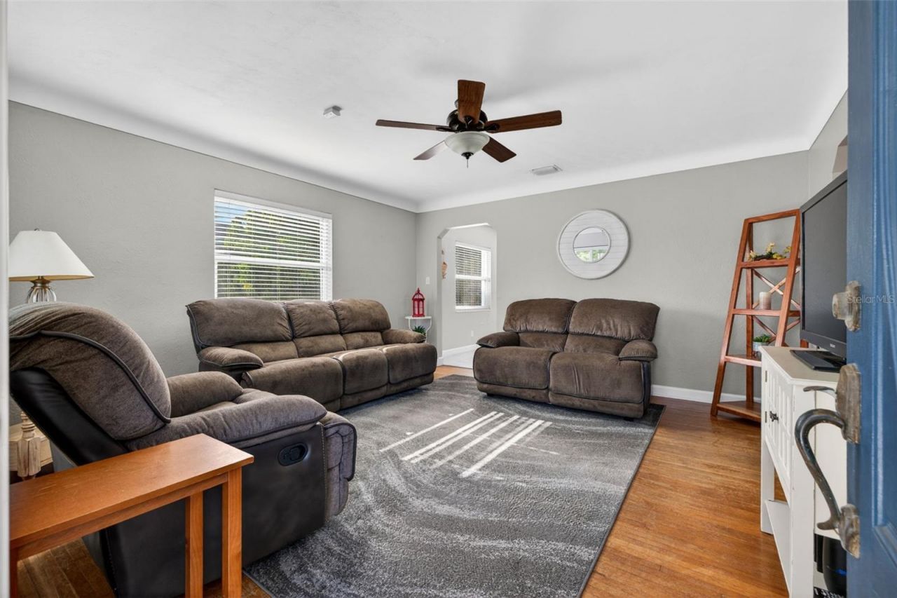 2301 36th Avenue N, Saint Petersburg, FL 33713 Photo