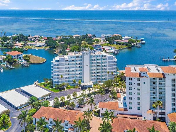 1365 SNELL ISLE BOULEVARD NE, Unit 8D, ST PETERSBURG, FL 33704