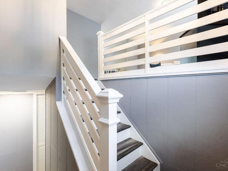 6026 Squirehill Court, Anderson Twp, OH 45230 Photo 2