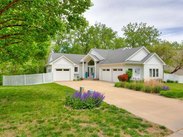 14943 Holcomb Avenue, Clive, IA 50325