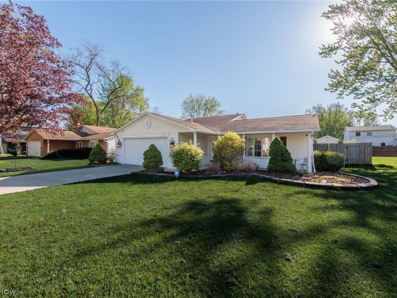 4817 Edgewood Drive, Lorain, OH 44053 Photo 2