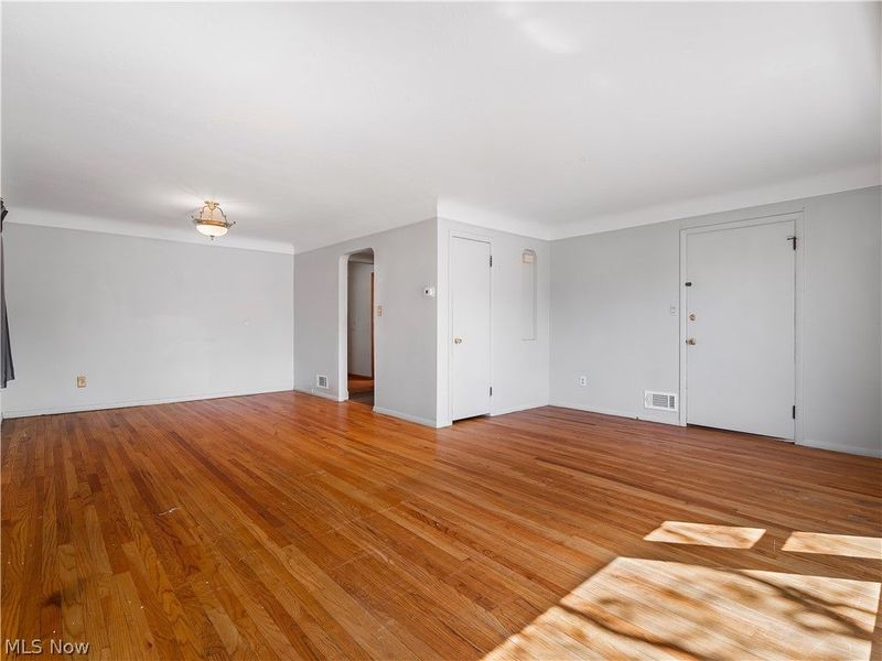 5991 Ridge Road, Parma, OH 44129 Photo 10