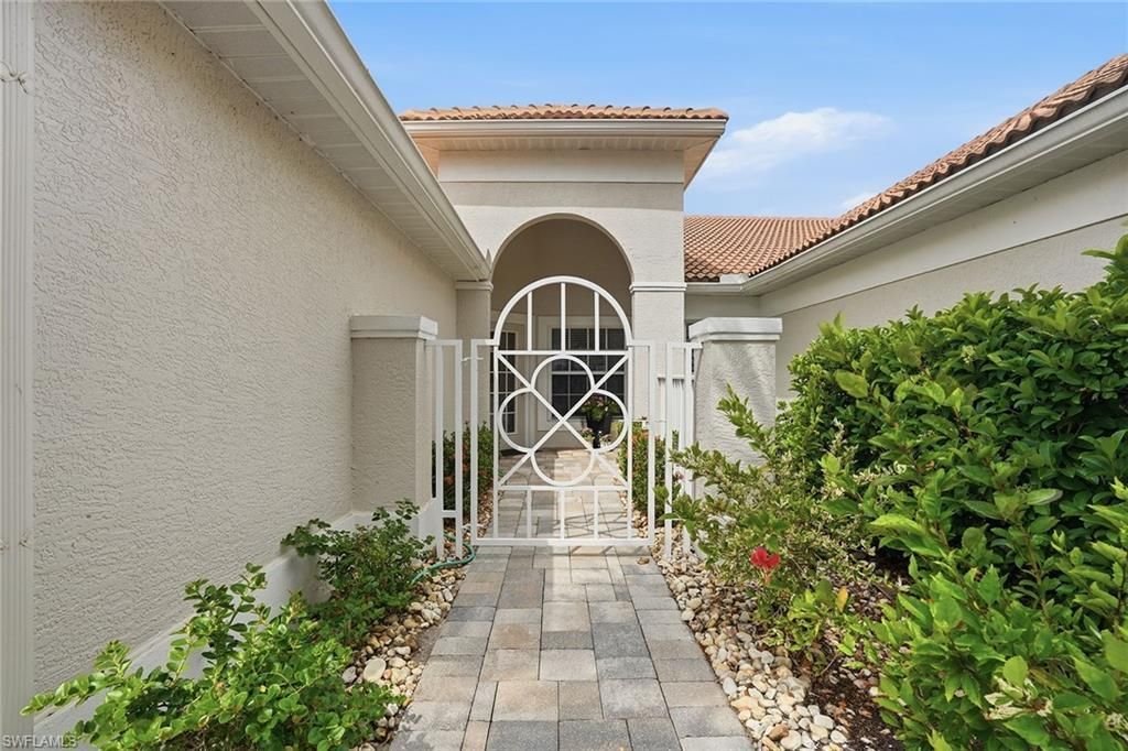 9290 Spring Run Blvd, Estero, FL 34135 Photo