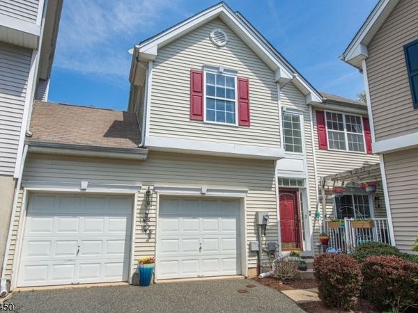 6 Brock Ln, Mount Olive, NJ 07840