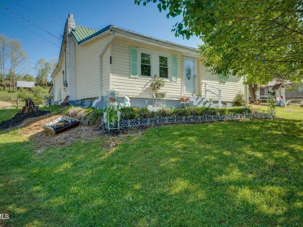 105 Samps Hollow Road, Elizabethton, TN 37643