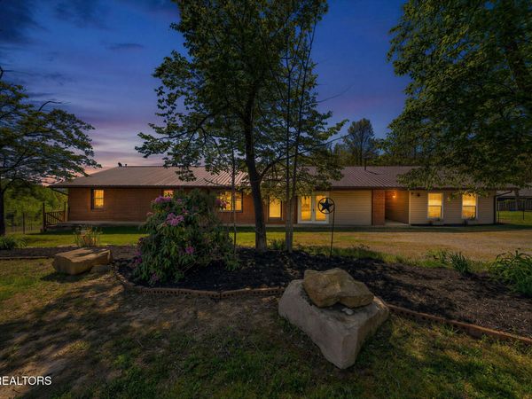 935 Brewer Rd, Crossville, TN 38572