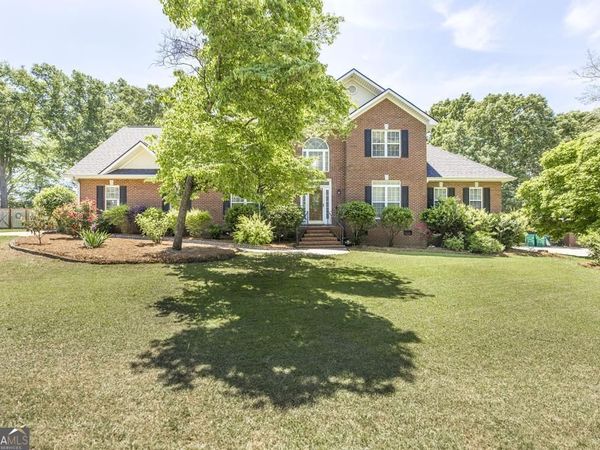 121 Briarmoor, Warner Robins, GA 31088