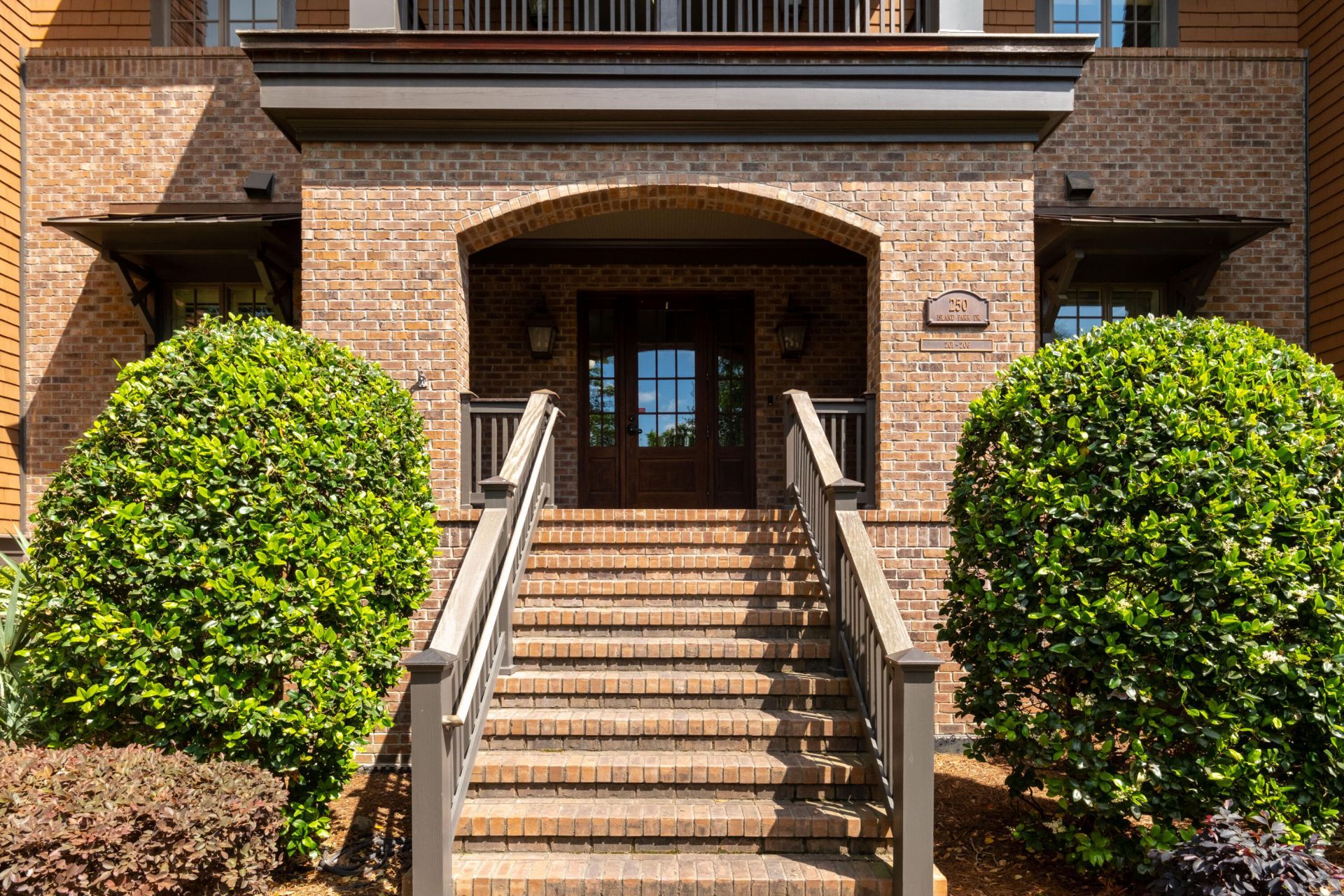 250 Island Park Drive Photo 4