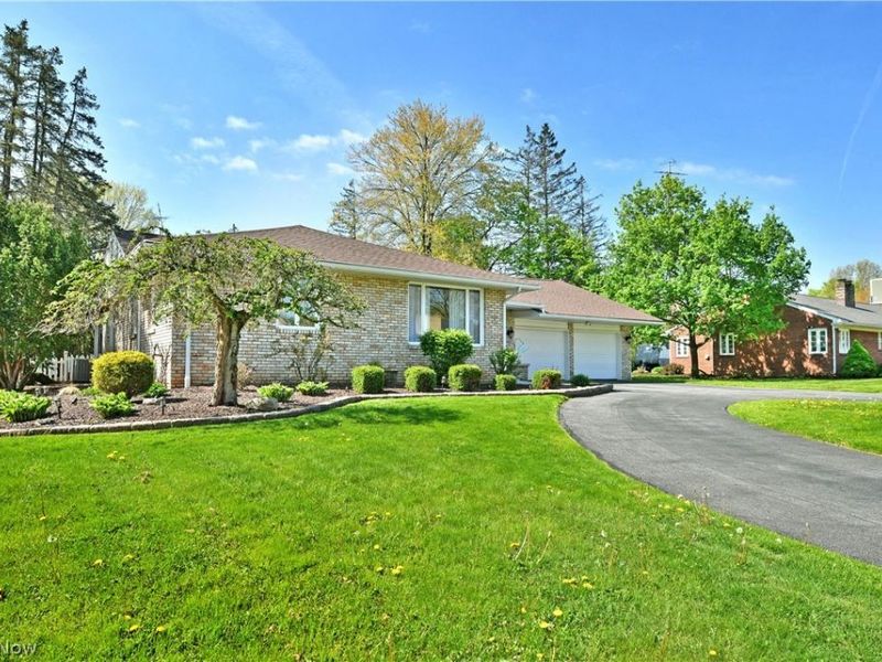 3210 Halsey Drive NE, Warren, OH 44483 Photo 2