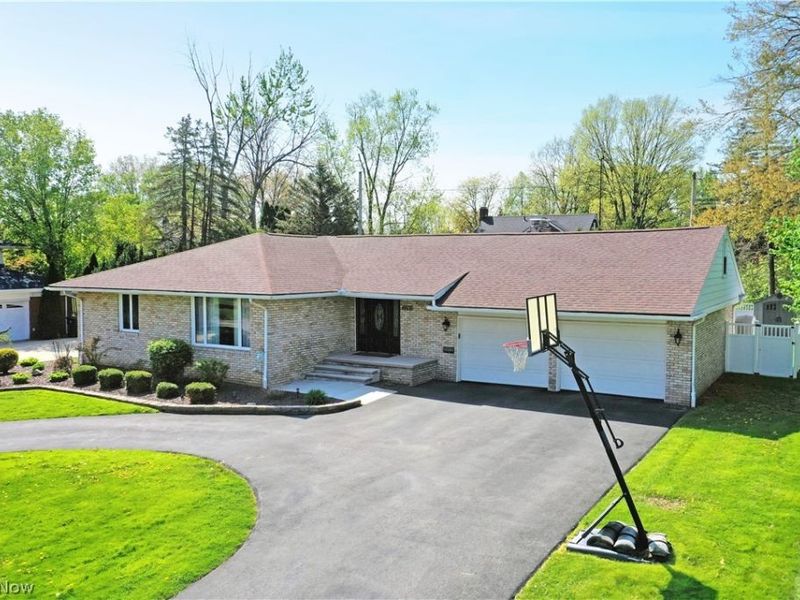 3210 Halsey Drive NE, Warren, OH 44483 Photo 3