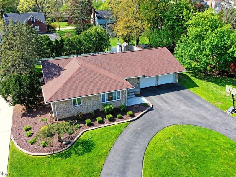 3210 Halsey Drive NE, Warren, OH 44483 Photo 4