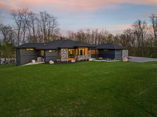 815 N English Settlement Ave, Rochester, WI 53105