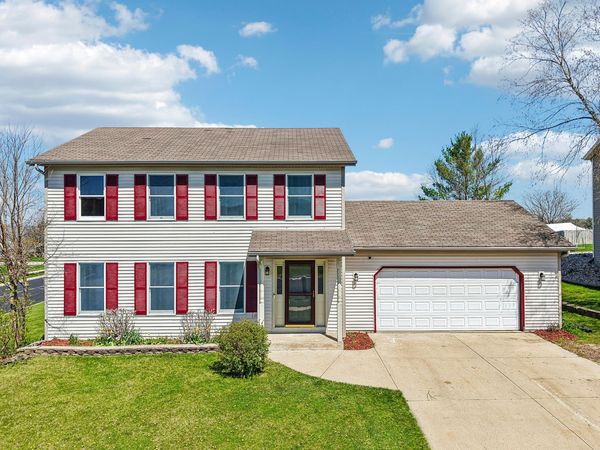 1412 Stoneridge Dr, Watertown, WI 53098