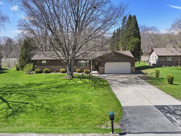 3400 Shorewood Dr, Caledonia, WI 53404