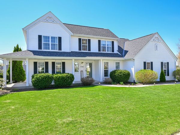 1100 Dana Ln, Waukesha, WI 53189