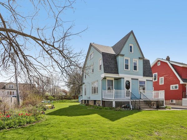 8425 W Lapham St, West Allis, WI 53214