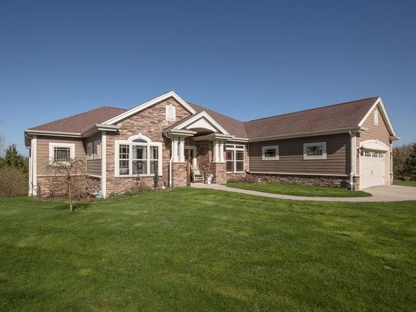 N5194 Blue Valley Rd, Herman, WI 53027