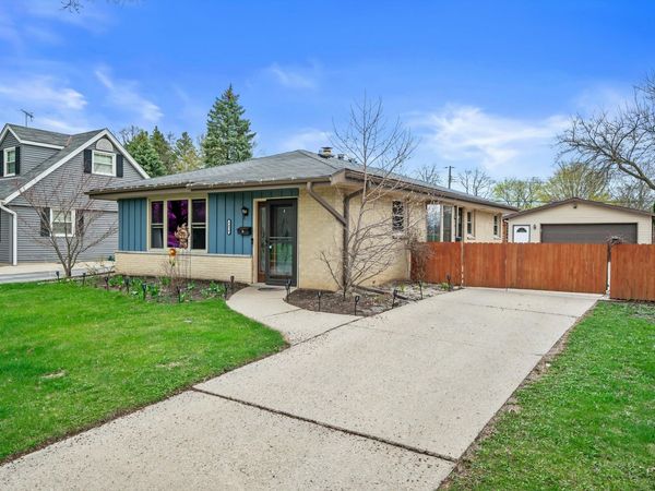 3670 S 97th St, Milwaukee, WI 53228
