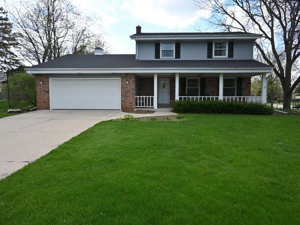 W156N10771 Cobbler Ln, Germantown, WI 53022