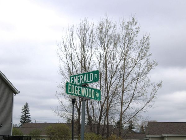 509 Emerald Pt, Unit 16, Kewaskum, WI 53040