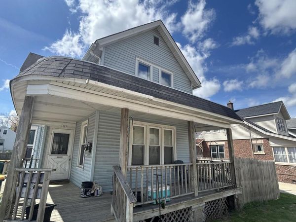 1023 W Washington St, Unit 1023A, West Bend, WI 53095
