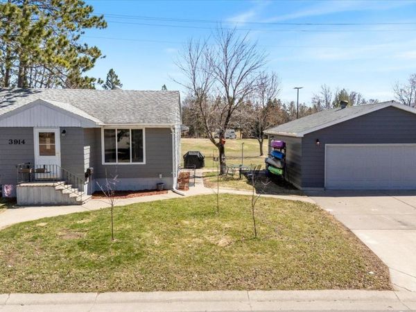 3914 5th Avenue E, Hibbing, MN 55746