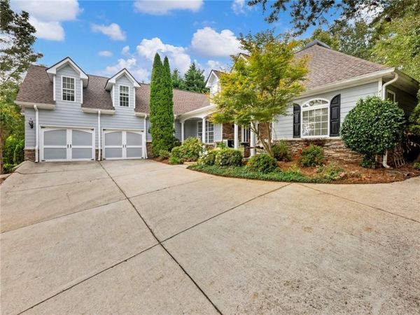 2641 Waters Edge Drive , Gainesville, GA 30504