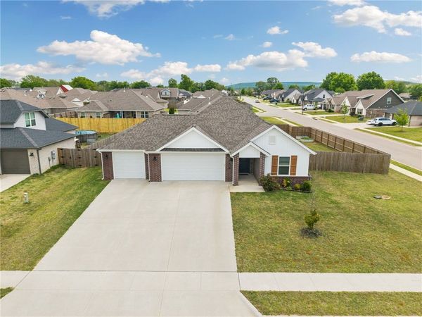 681 Brandon Michael Street , Prairie Grove, AR 72753