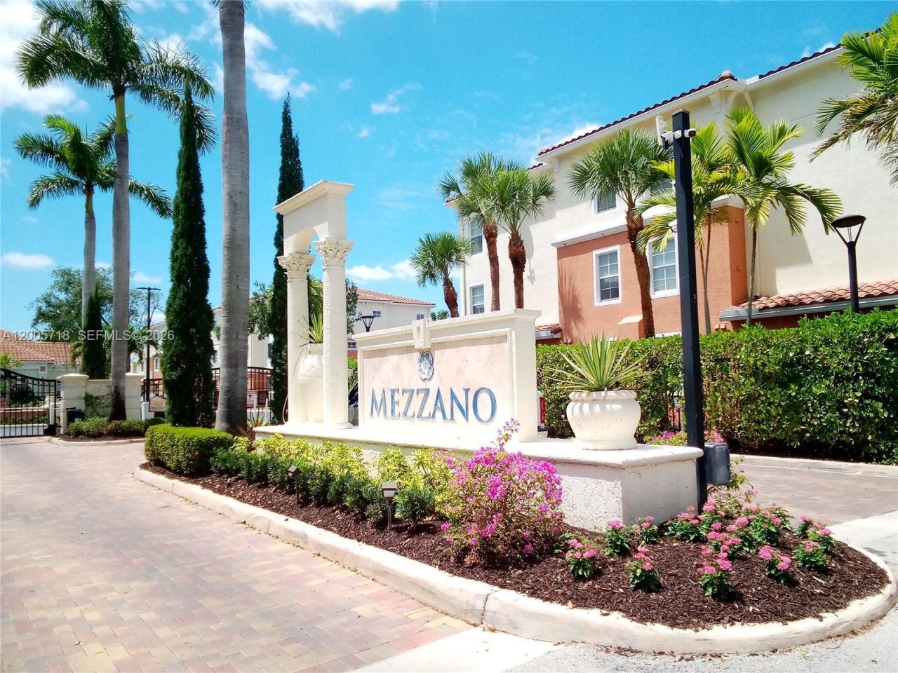 9845 Baywinds Dr, Unit 6308, West Palm Beach, FL 33411 Photo