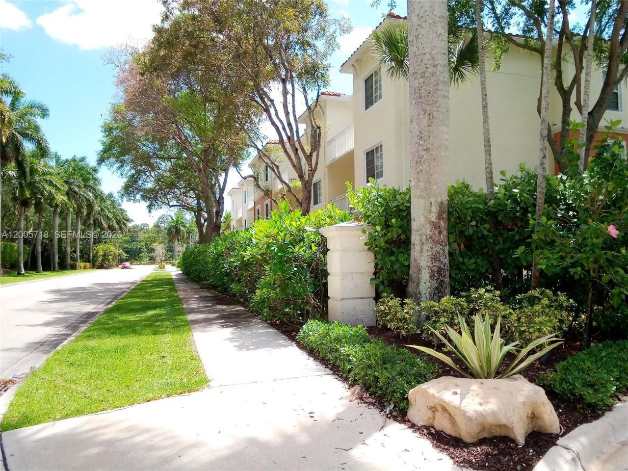 9845 Baywinds Dr, Unit 6308, West Palm Beach, FL 33411 Photo