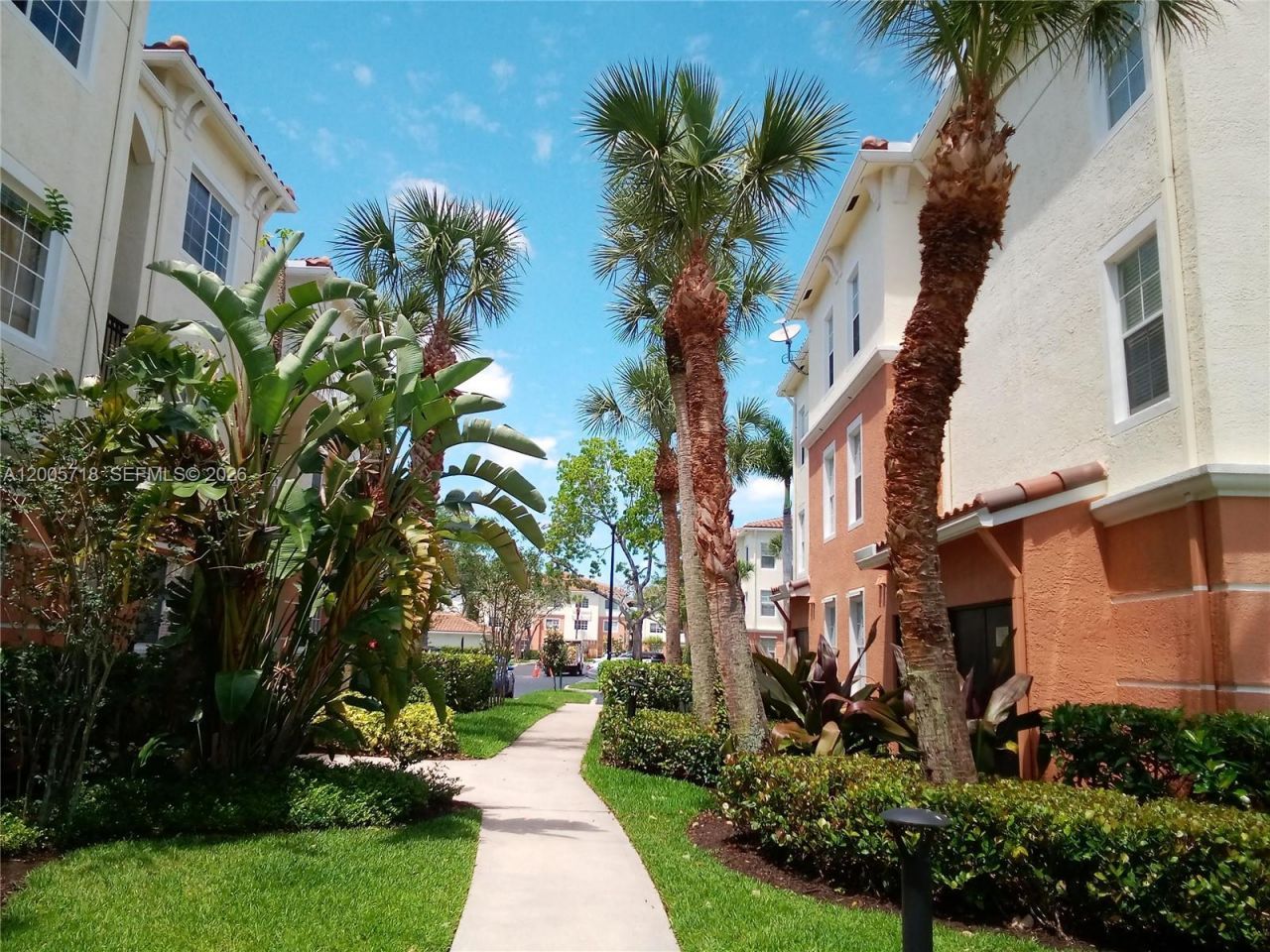 9845 Baywinds Dr, Unit 6308, West Palm Beach, FL 33411 Photo