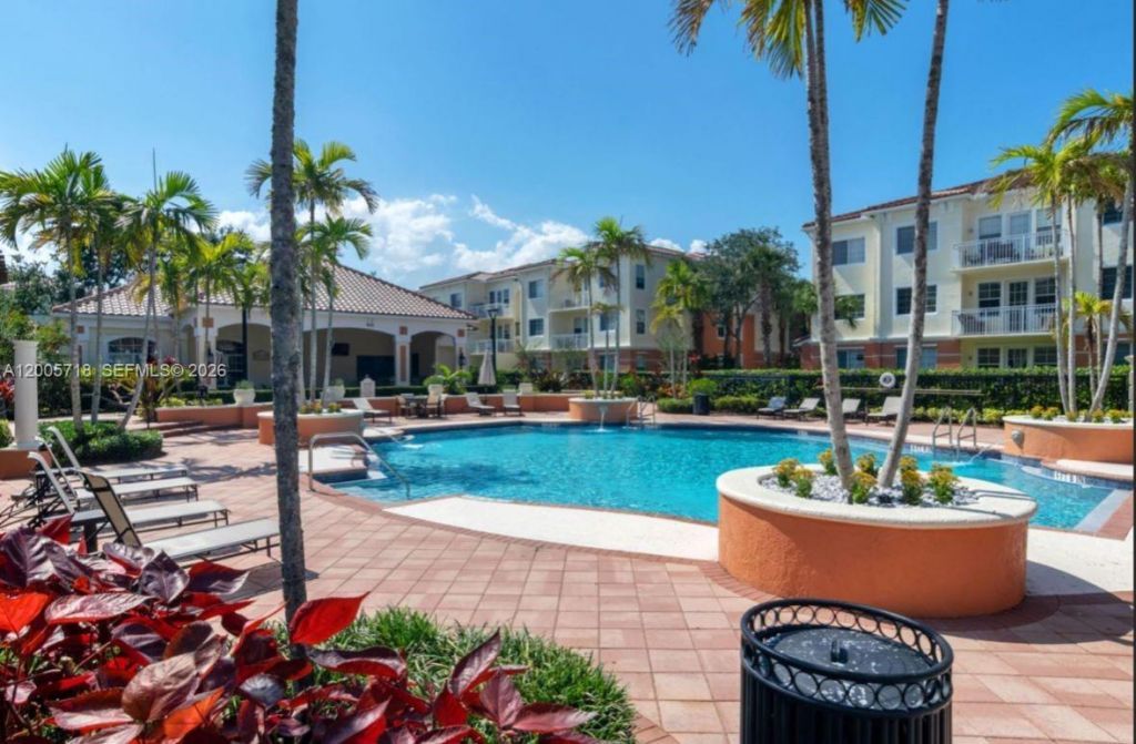 9845 Baywinds Dr, Unit 6308, West Palm Beach, FL 33411 Photo