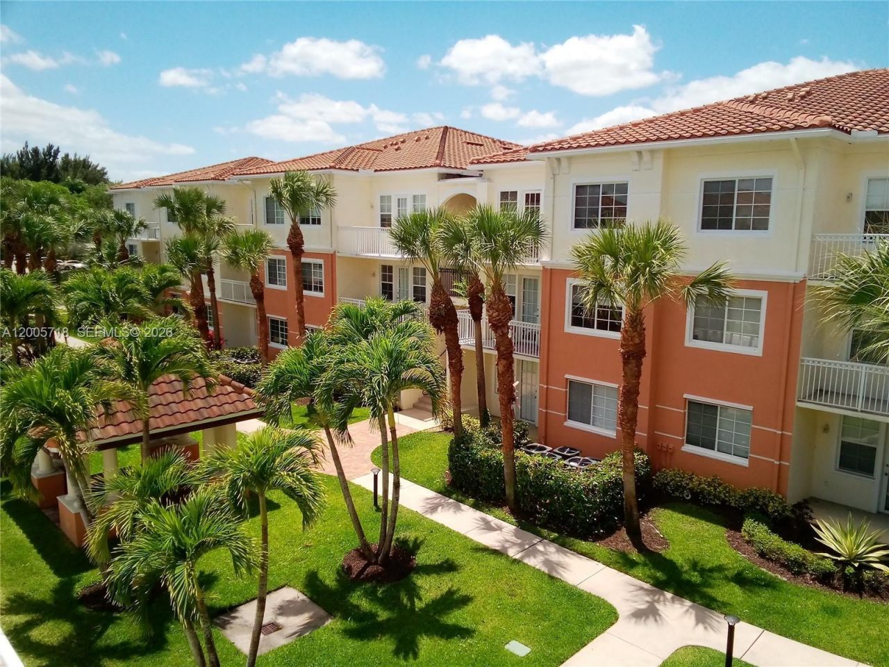9845 Baywinds Dr, Unit 6308, West Palm Beach, FL 33411 Photo