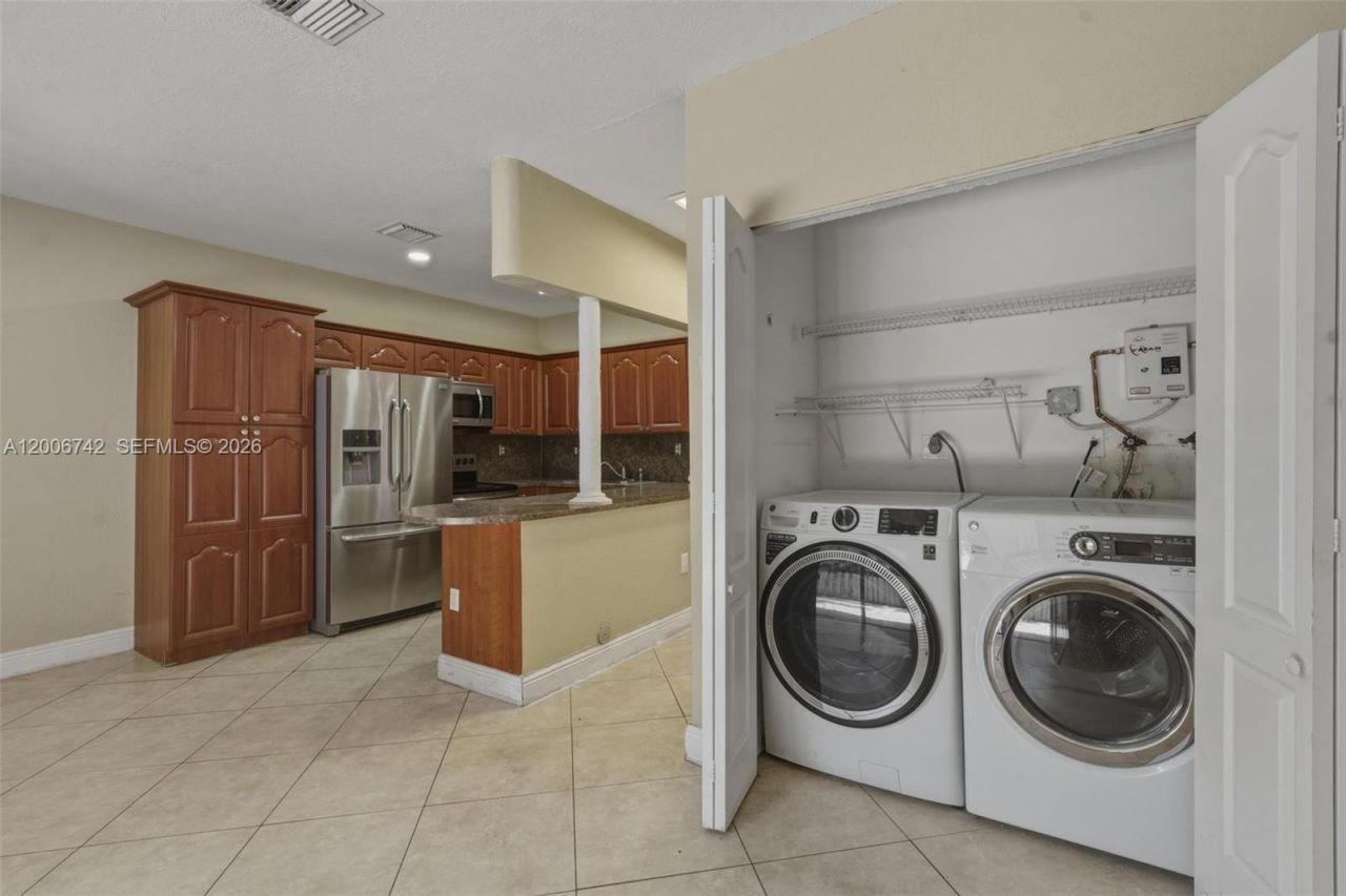 16613 NW 71st Ave , Miami Lakes, FL 33014 Photo