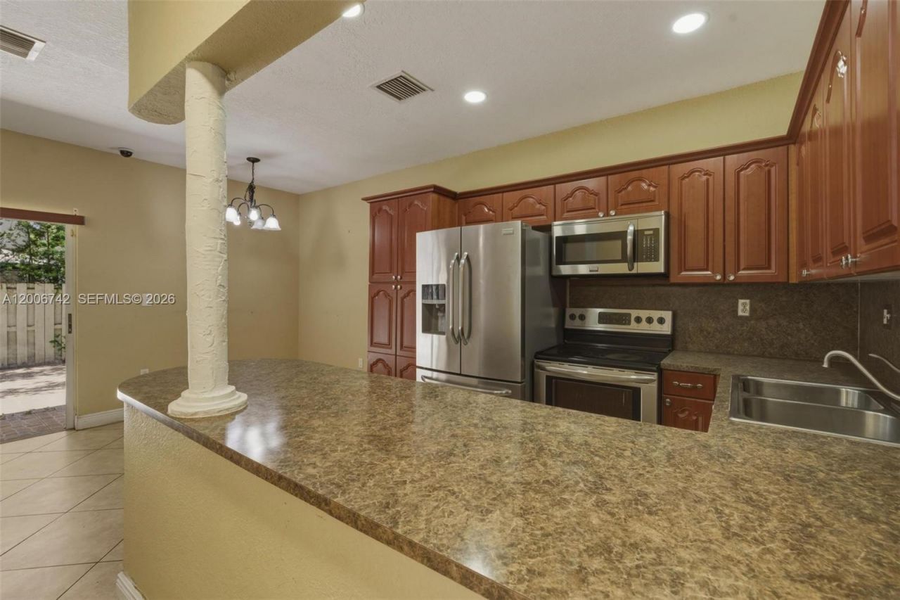 16613 NW 71st Ave , Miami Lakes, FL 33014 Photo
