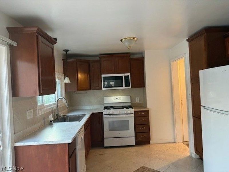 13917 Wolf Avenue, Garfield Heights, OH 44125 Photo 7