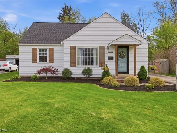 24193 Hedgewood Avenue , Westlake, OH 44145