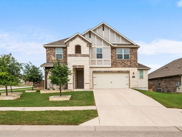 2216 Prairie Oaks DR, Georgetown, TX 78628