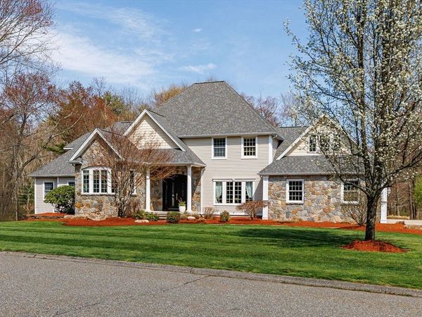 37 Old Farm Rd, East Longmeadow, MA 01028