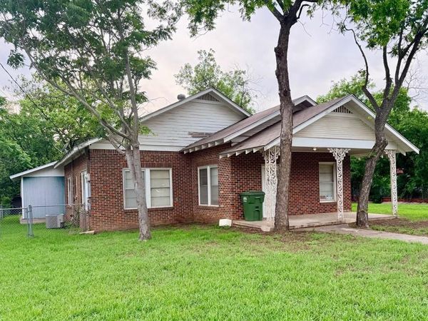 1215 NW 1st Avenue, Mineral Wells, TX 76067