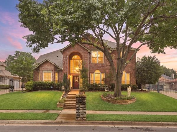 7612 Oak Knoll Drive , North Richland Hills, TX 76182