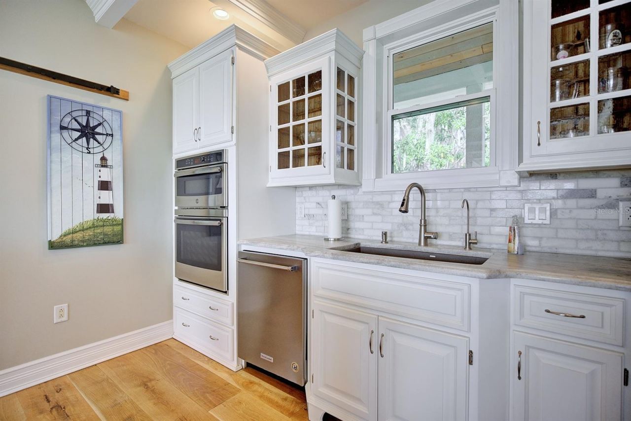 424 Lake Mirror Drive, Lake Placid, FL 33852 Photo