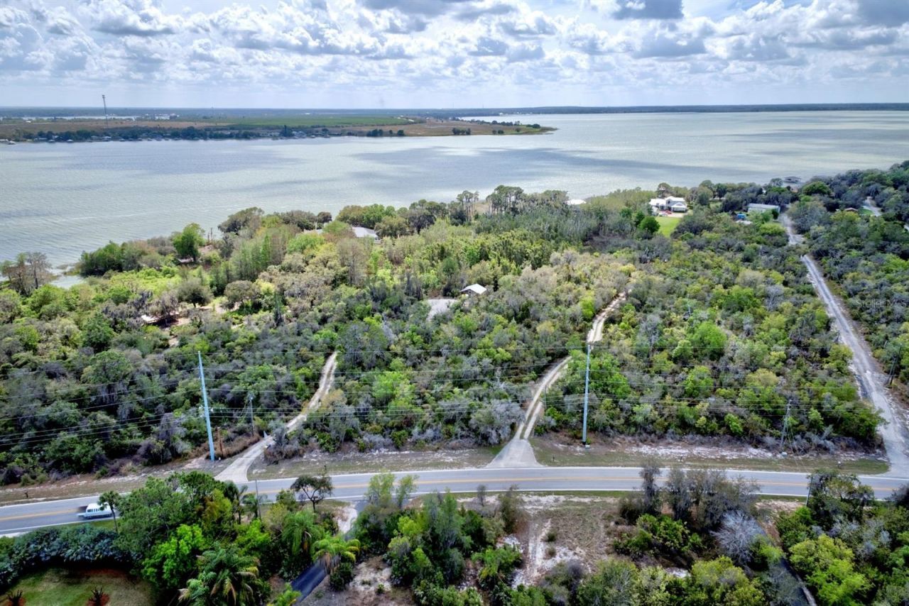 424 Lake Mirror Drive, Lake Placid, FL 33852 Photo