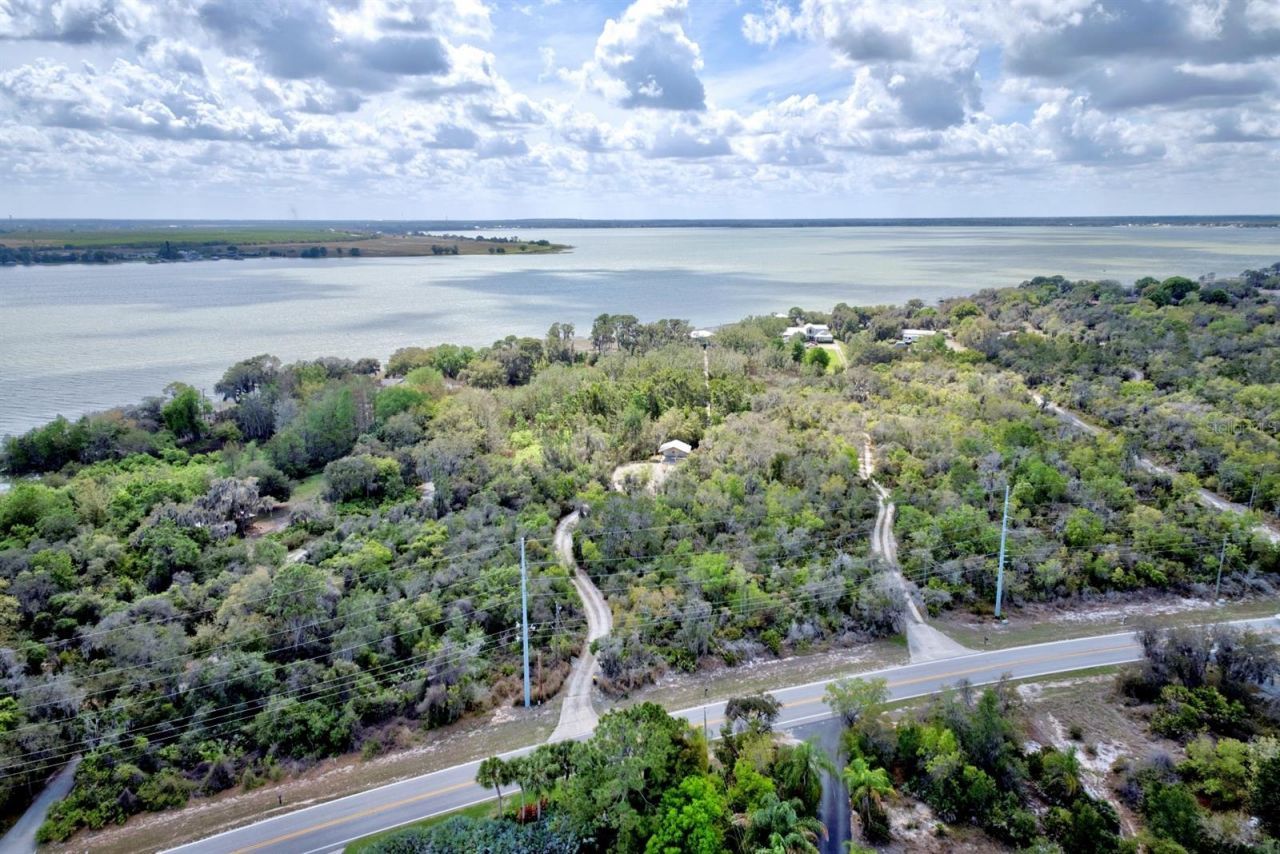 424 Lake Mirror Drive, Lake Placid, FL 33852 Photo