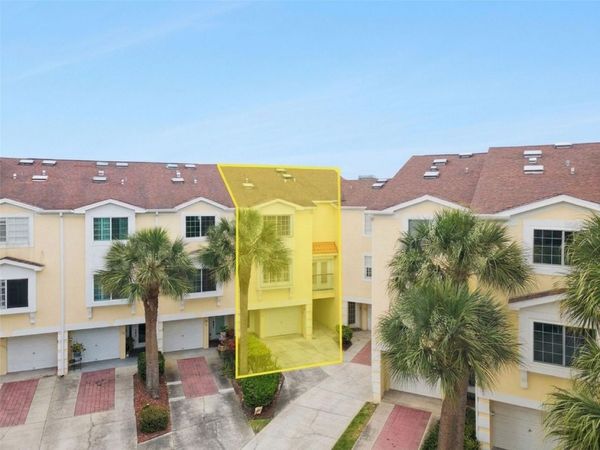 137 BRENT CIRCLE , OLDSMAR, FL 34677