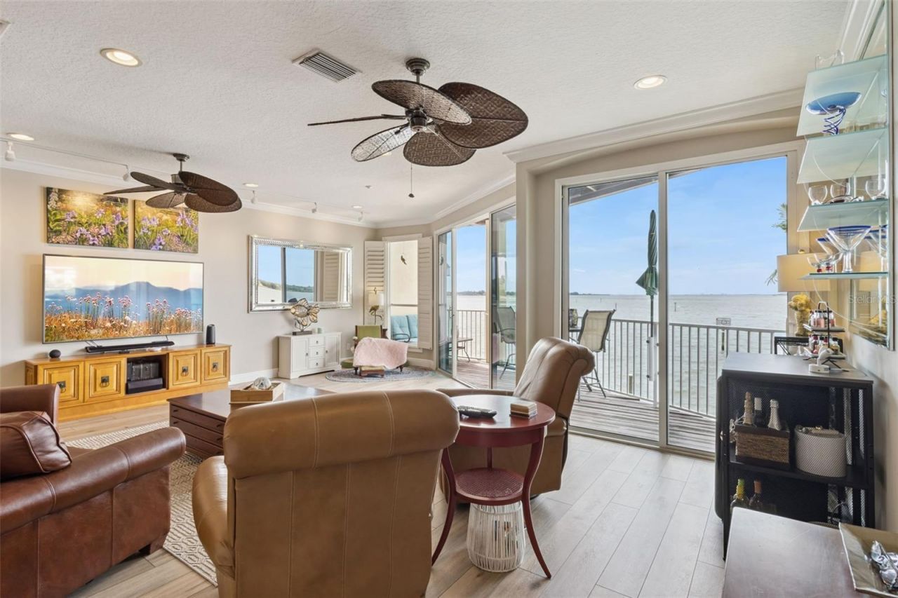 137 Brent Circle, Oldsmar, FL 34677 Photo