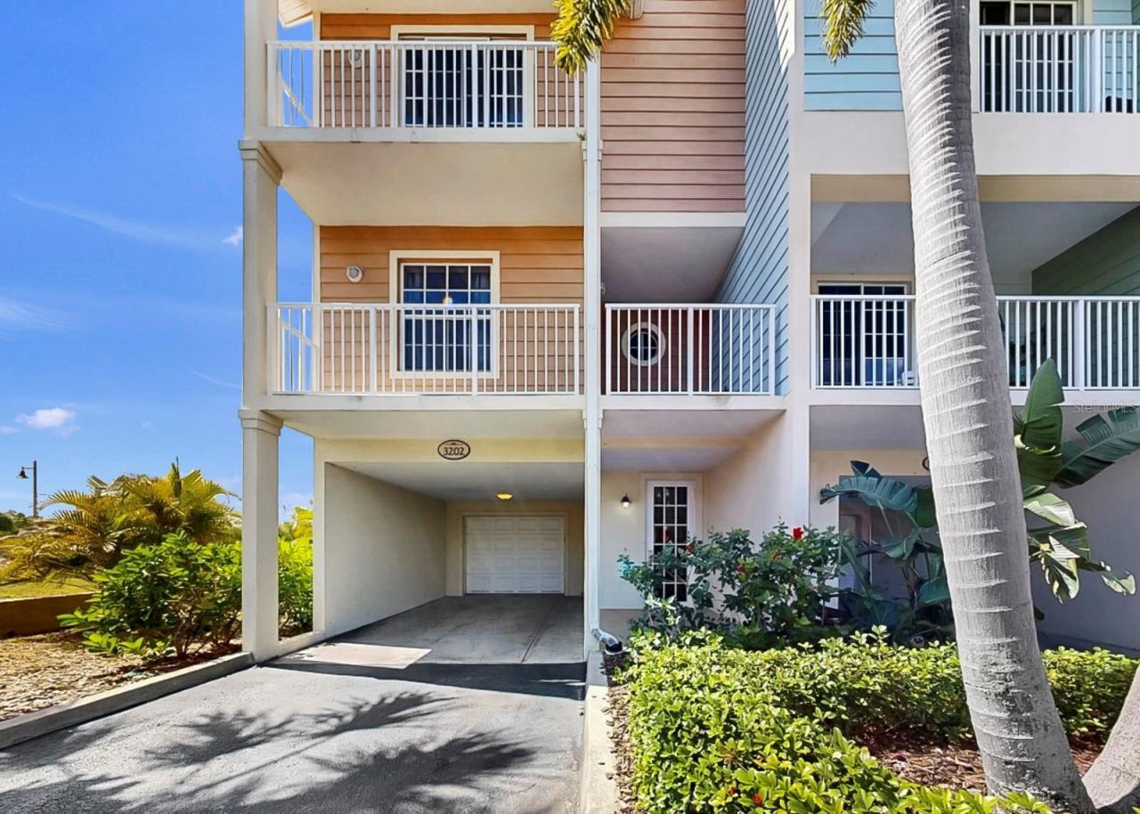 3202 Mangrove Point Drive, Ruskin, FL 33570 Photo