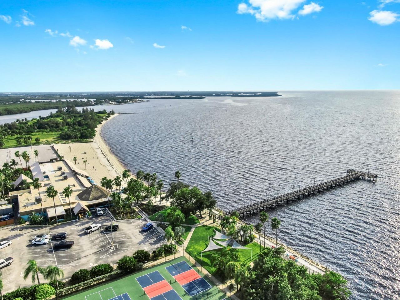 3202 Mangrove Point Drive, Ruskin, FL 33570 Photo