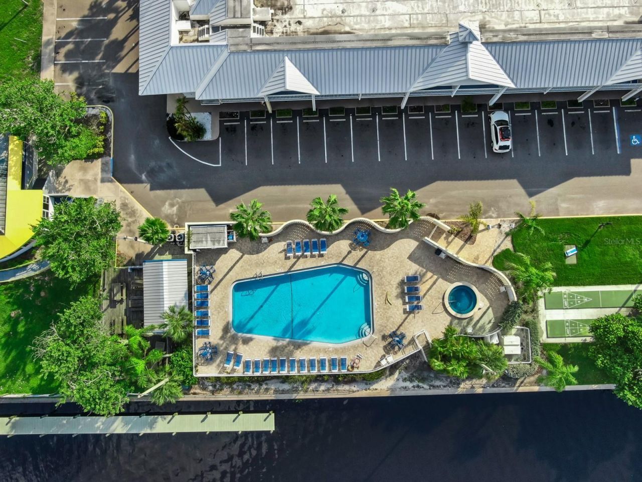 3202 Mangrove Point Drive, Ruskin, FL 33570 Photo